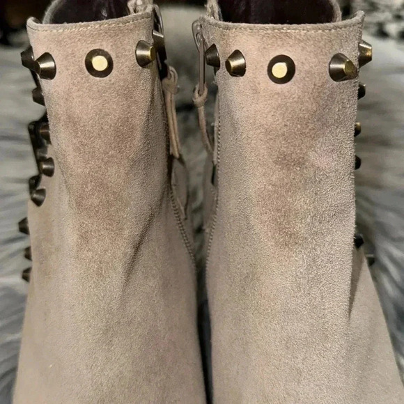 Stuart Weitzman Kickstart Studded Ankle Suede Heel Boots Booties Neutral Preppy - Picture 5 of 15